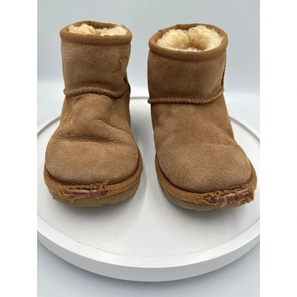 UGG Classic Ultra Mini Boots Size 13 Chestnut Kids Winter Cozy Suede 1017715K